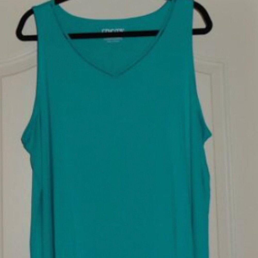 CHICO'S Touch of Cool Eyelet Tank - Picture 2 of 3
